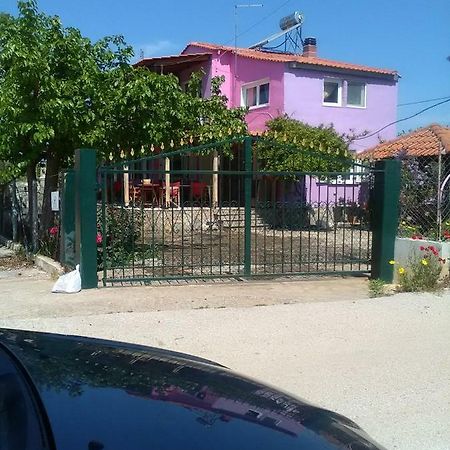 Villa Julia Nea Plagia Exterior photo
