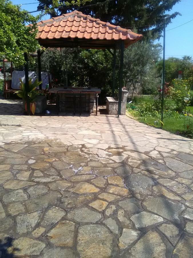 Villa Julia Nea Plagia Exterior photo