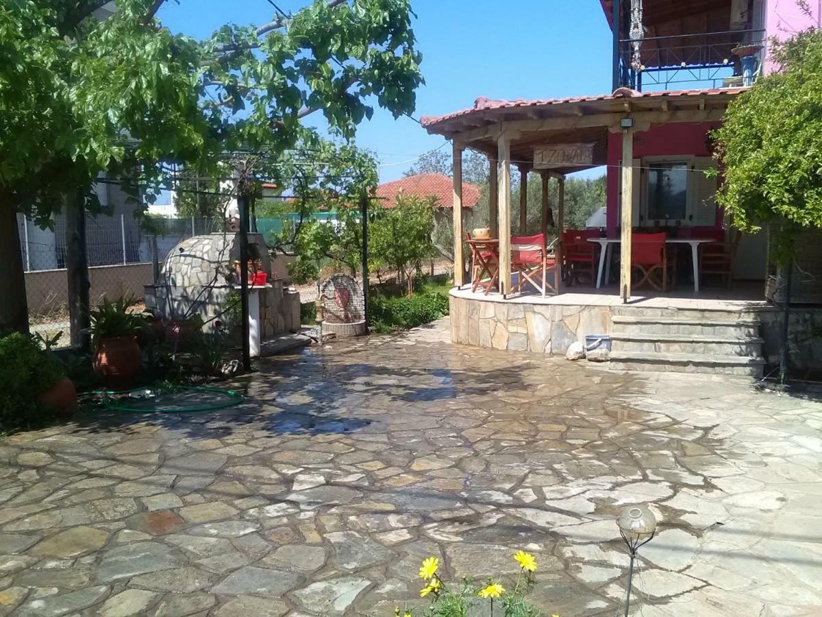 Villa Julia Nea Plagia Exterior photo